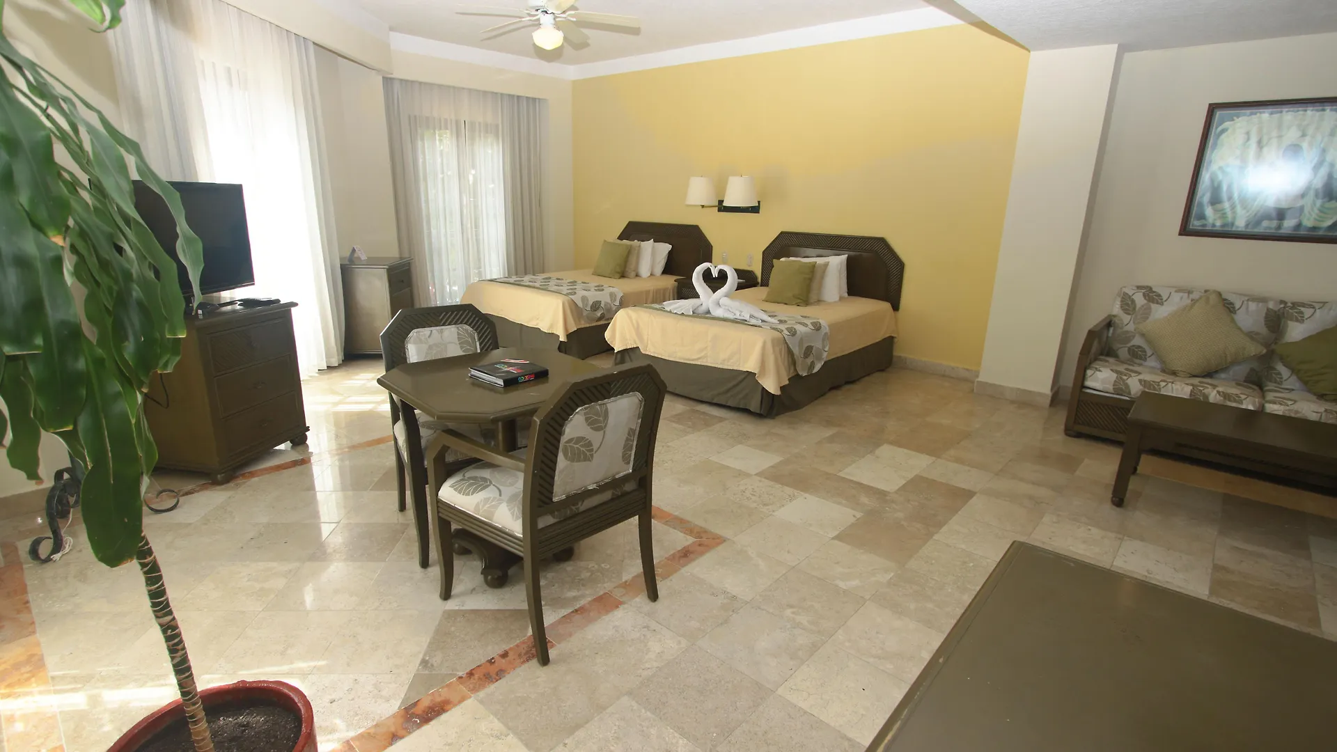 Hotel Los Itzaes By 5Th Av بلايا ديل كارمن 3*,  المكسيك